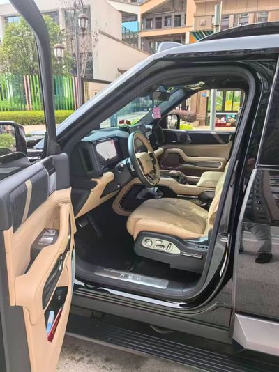 2024 Byd Leopard 8 FLAGSHIP, černá, 35 000 km, dovoz SAE — foto 4 z 7