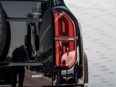 2025 Byd Leopard 5 FLAGSHIP, černá, 7 962 km, dovoz SAE — foto 8 z 16