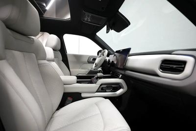2025 Byd Leopard 3 TITANIUM, bílá, 0 km, dovoz SAE — foto 7 z 16