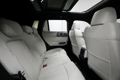 2025 Byd Leopard 3 TITANIUM, bílá, 0 km, dovoz SAE — foto 8 z 16