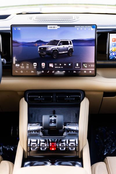 2025 Byd Leopard 5, černá, 2 970 km, dovoz SAE — foto 15 z 16