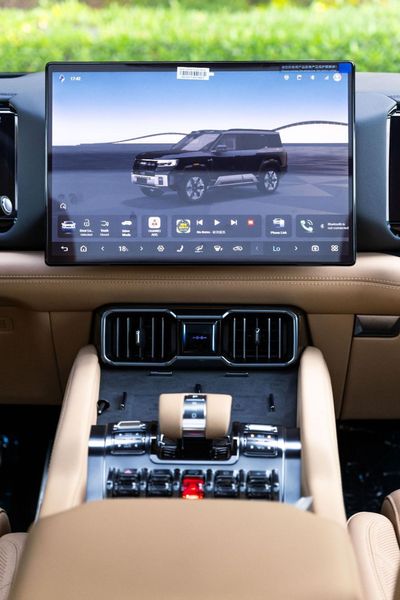 2025 Byd Leopard 8 FLAGSHIP, černá, 12 500 km, dovoz SAE — foto 10 z 16