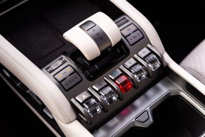 2025 Byd Leopard 3 TITANIUM, bílá, 2 700 km, dovoz SAE — foto 12 z 16