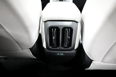 2025 Byd Leopard 3 TITANIUM, černá, 0 km, dovoz SAE — foto 13 z 15