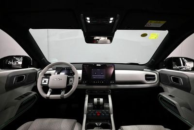 2025 Byd Leopard 3 TITANIUM, černá, 0 km, dovoz SAE — foto 14 z 15