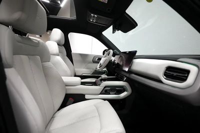 2025 Byd Leopard 3 TITANIUM, černá, 0 km, dovoz SAE — foto 7 z 15