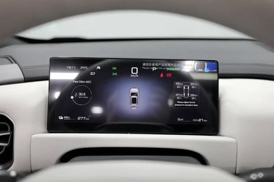 2025 Byd Leopard 3 TITANIUM, černá, 0 km, dovoz SAE — foto 11 z 15