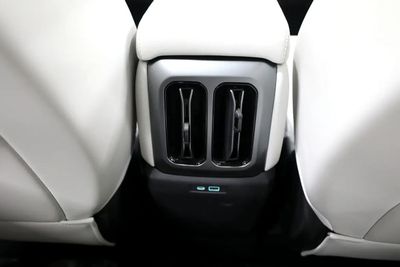 2025 Byd Leopard 3 TITANIUM, bílá, 0 km, dovoz SAE — foto 15 z 16