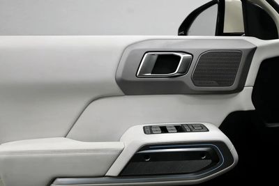 2025 Byd Leopard 3 TITANIUM, bílá, 0 km, dovoz SAE — foto 9 z 16