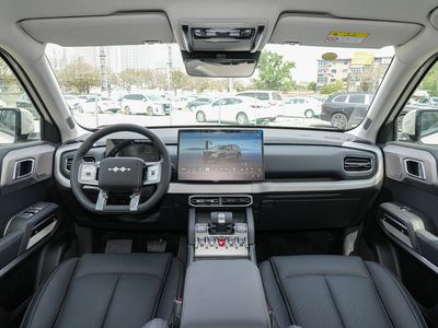 2025 Byd Leopard 3 TITANIUM, bílá, 0 km, dovoz SAE — foto 9 z 11