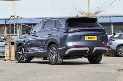 2026 Byd Sealion 7 PERFORMANCE, šedá, 1 km, dovoz SAE — foto 3 z 7