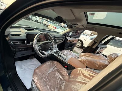 2024 Exeed VX FLAGSHIP, hnědá, 220 000 km, dovoz SAE — foto 13 z 16