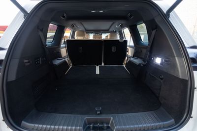 2025 Exeed VX FLAGSHIP, bílá, 37 000 km, dovoz SAE — foto 9 z 16