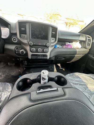 2022 RAM 2500 TRADESMAN, šedá, 25 000 km, dovoz SAE — foto 8 z 13
