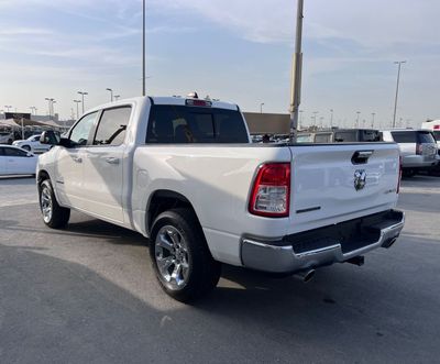2020 RAM 1500, bílá, 83 000 km, dovoz SAE — foto 3 z 13