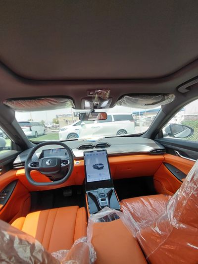 2026 Dongfeng Mage E2, stříbrná, 0 km, dovoz SAE — foto 11 z 19