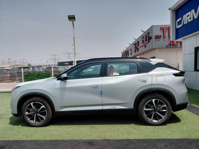 2026 Dongfeng Mage E2, stříbrná, 0 km, dovoz SAE — foto 3 z 19