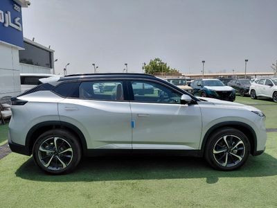 2026 Dongfeng Mage E2, stříbrná, 0 km, dovoz SAE — foto 4 z 19