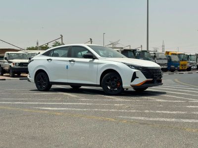 2026 Dongfeng Shine E2, bílá, 0 km, dovoz SAE — foto 3 z 25