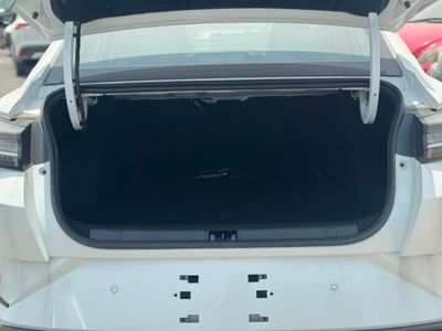 2026 Dongfeng Shine E2, bílá, 0 km, dovoz SAE — foto 9 z 25