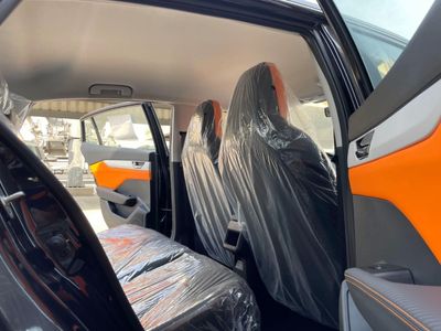 2026 Dongfeng Shine E1, černá, 0 km, dovoz SAE — foto 8 z 9