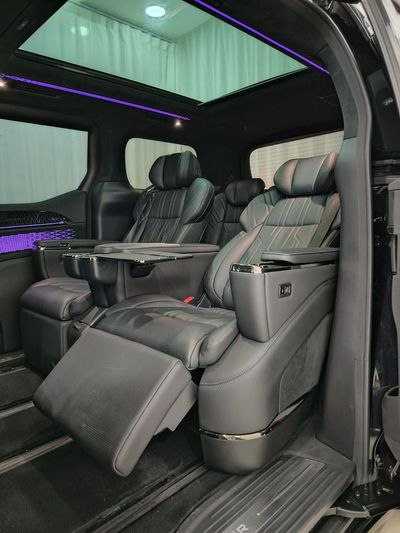 2023 Zeekr 9 Std, černá, 74 000 km, dovoz SAE — foto 14 z 16