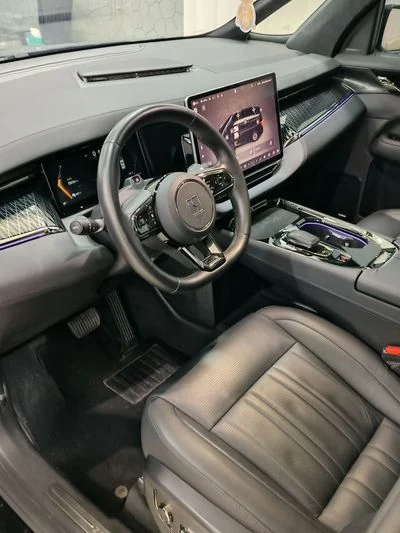 2023 Zeekr 9 Std, černá, 74 000 km, dovoz SAE — foto 9 z 16