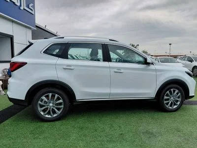 2025 Roewe RX5, bílá, 0 km, dovoz SAE — foto 2 z 23