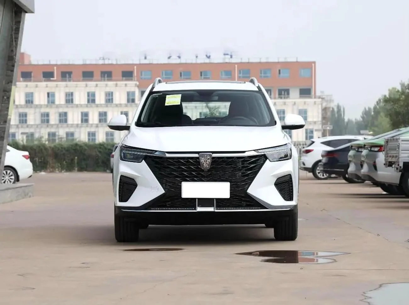 2025 Roewe Rx5, bílá, 0 km, dovoz SAE — foto 1