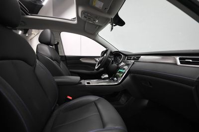 2025 Roewe RX5, bílá, 0 km, dovoz SAE — foto 9 z 16