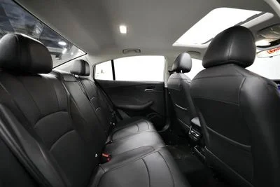 2024 Roewe I5 STANDARD, bílá, 0 km, dovoz SAE — foto 7 z 16