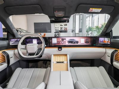2026 Saic Audi E7X, bílá, 0 km, dovoz SAE — foto 10 z 15