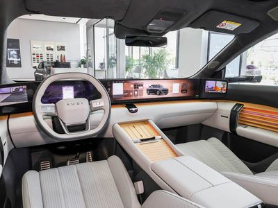 2026 Saic Audi E7X, bílá, 0 km, dovoz SAE — foto 11 z 15