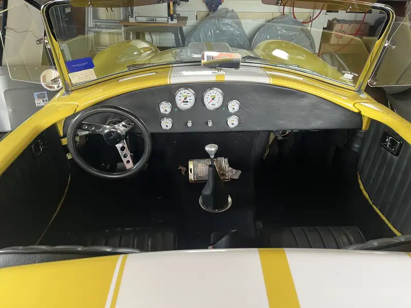 AC Cobra, 11 009 km, dovoz Kanada — foto 8 z 10