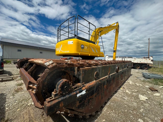 2012 AMPHIBIOUS, 550 mth, dovoz Kanada — foto 3 z 4