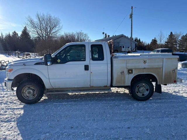 2011 FORD, 240 780 mth, dovoz Kanada — foto 3 z 5