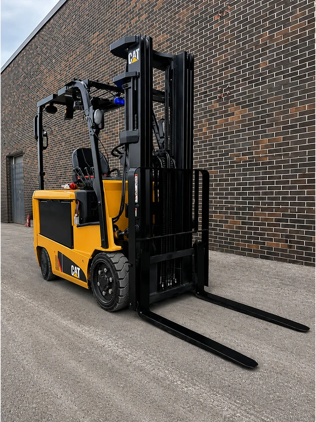 2017 Caterpillar 5000, 1 mth, dovoz Kanada — foto 2 z 5