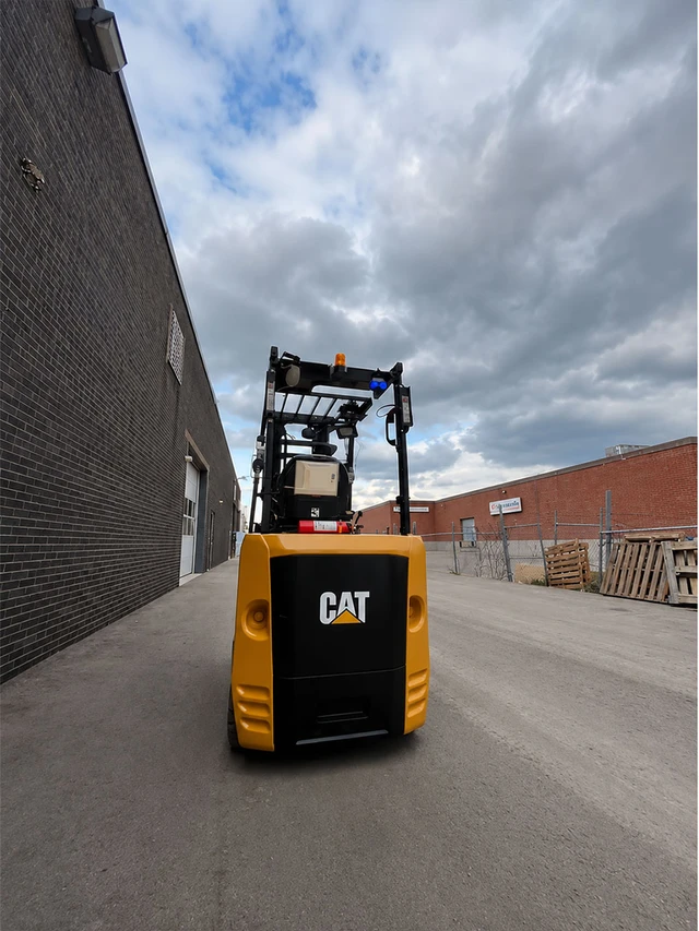 2017 Caterpillar 5000, 1 mth, dovoz Kanada — foto 4 z 5