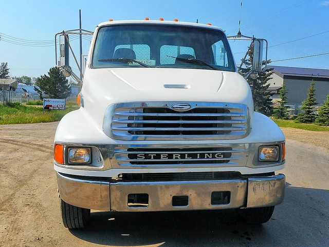 2002 STERLING, dovoz Kanada — foto 4 z 5