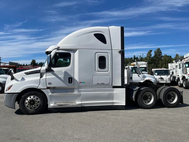 2022 FREIGHTLINER, 1 164 184 mth, dovoz Kanada — foto 2 z 5