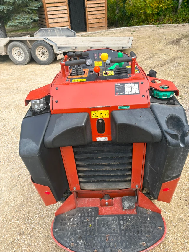 2023 Ditch Witch MINI, 1 242 mth, dovoz Kanada — foto 5 z 5