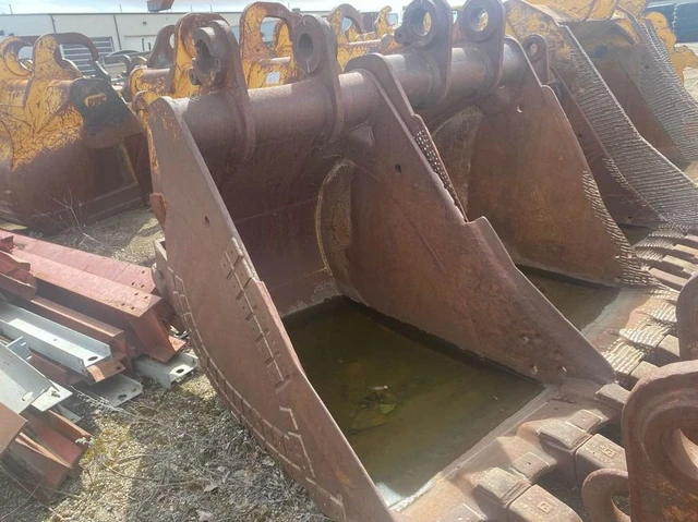Caterpillar 245, dovoz Kanada — foto 2 z 5
