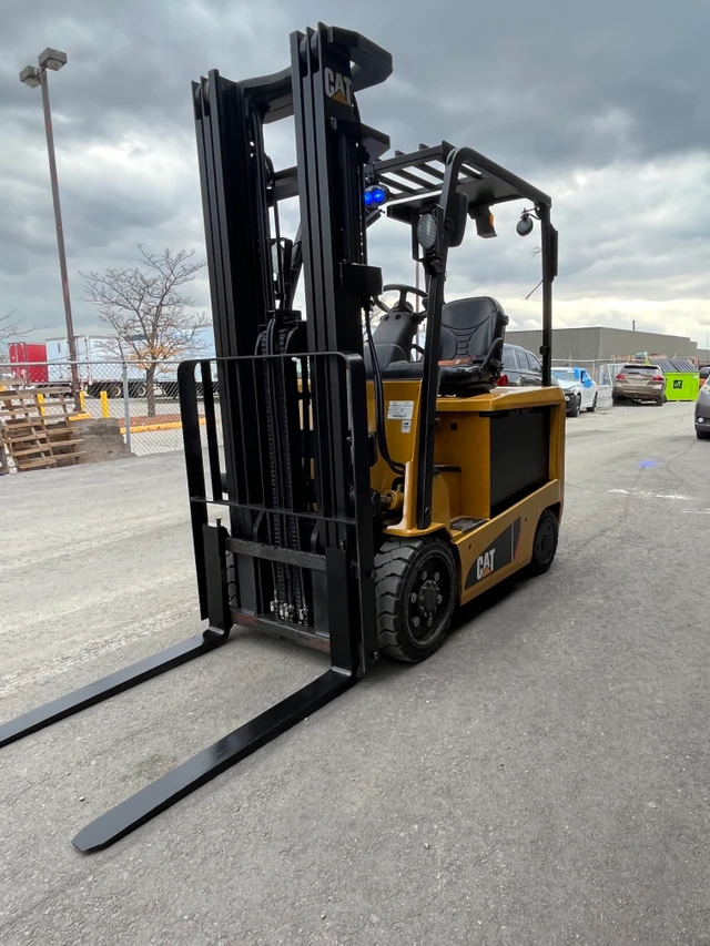 2017 Caterpillar 5000, 1 mth, dovoz Kanada — foto 3 z 5