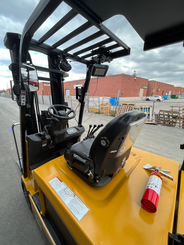 2017 Caterpillar 5000, 1 mth, dovoz Kanada — foto 4 z 5