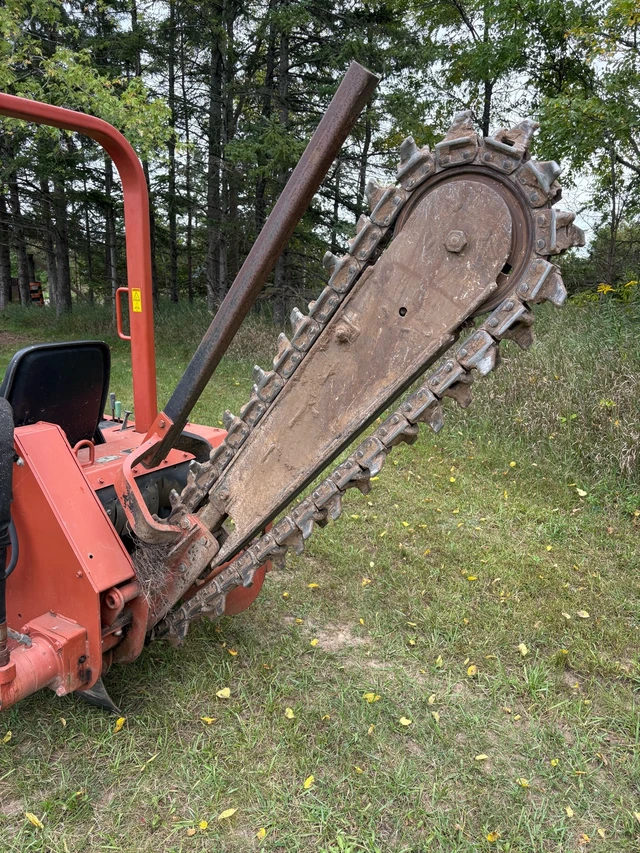 Ditch Witch RT40, dovoz Kanada — foto 3 z 5