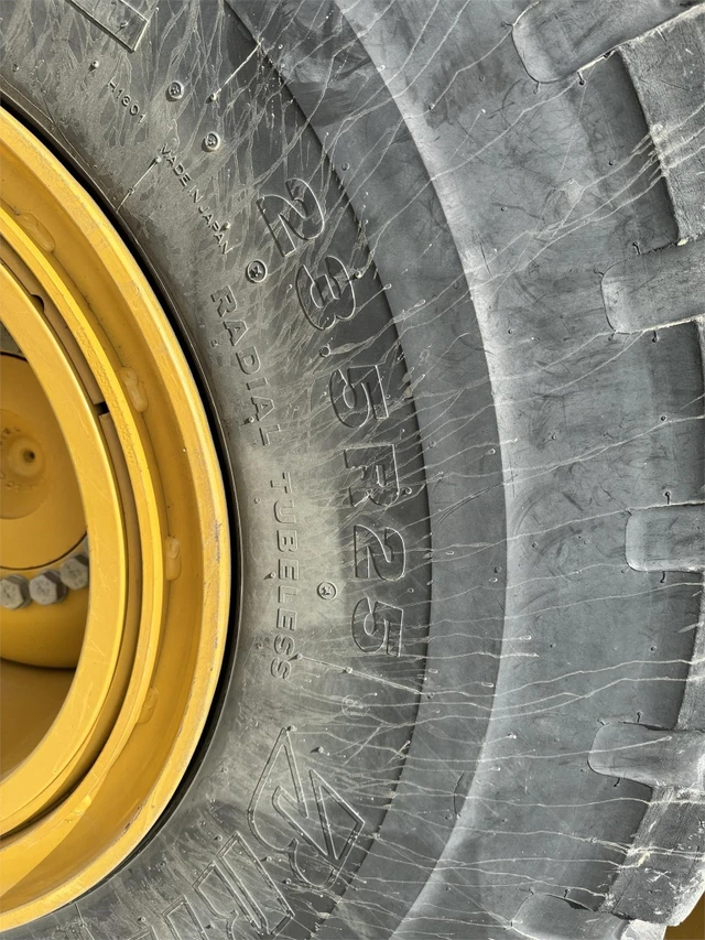 2021 Caterpillar 962M, 1 mth, dovoz Kanada — foto 14 z 16