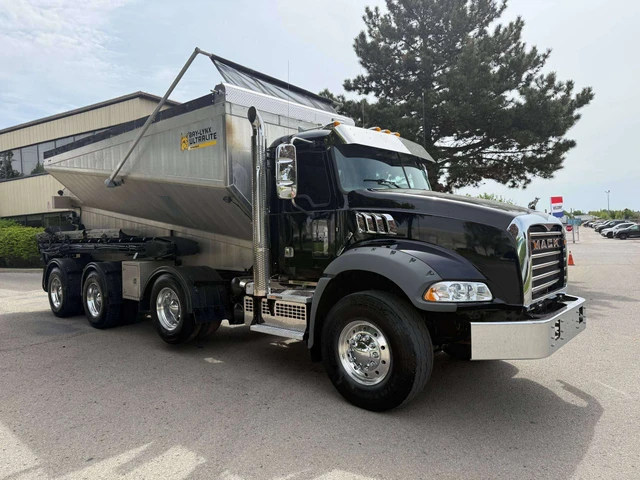2023 MACK, 261 780 mth, dovoz Kanada — foto 4 z 5