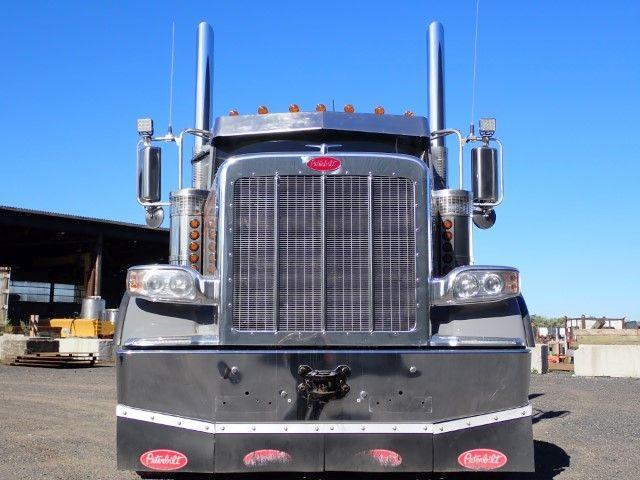 2025 PETERBILT, 90 913 mth, dovoz Kanada — foto 2 z 5