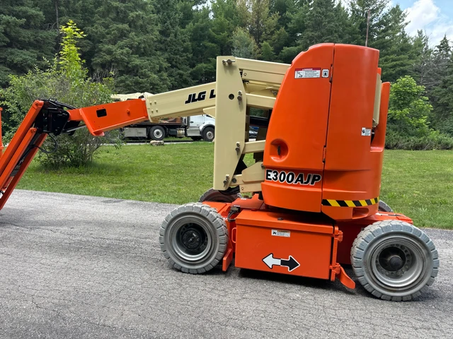 2014 JLG E300AJP, 1 mth, dovoz Kanada — foto 3 z 5