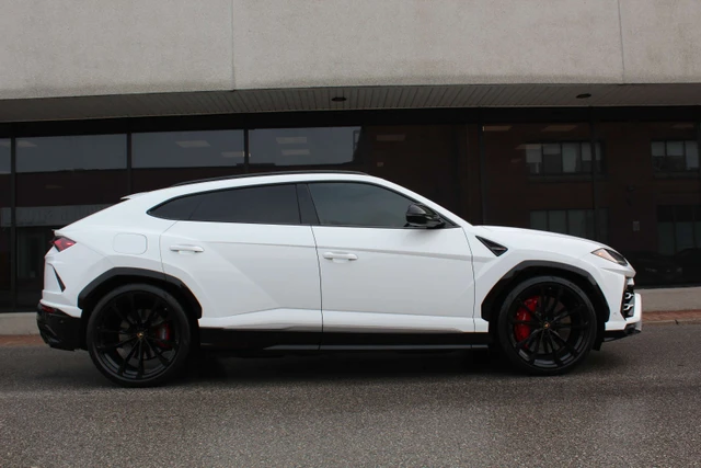 2020 Lmbrghn Urus, bílá, 62 000 km, dovoz Kanada — foto 10 z 20